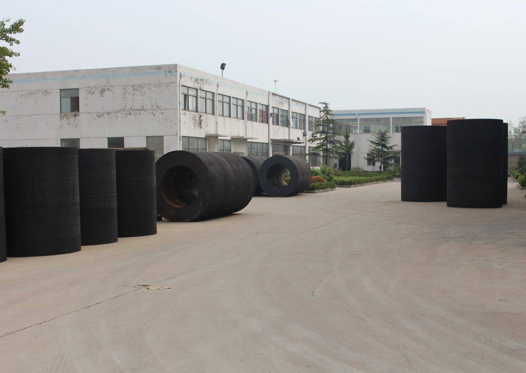 cylindrical marine fenders