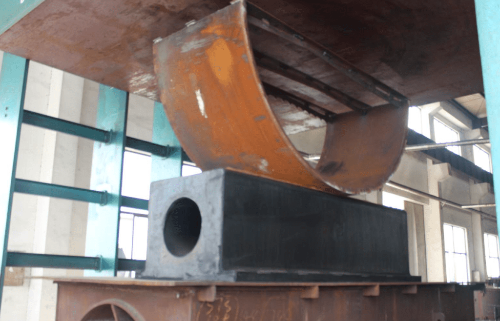 SME sway & surge rubber fenders provide reliable protection for barges and jackets, reducing collision risks and ensuring safety in floating operations.
