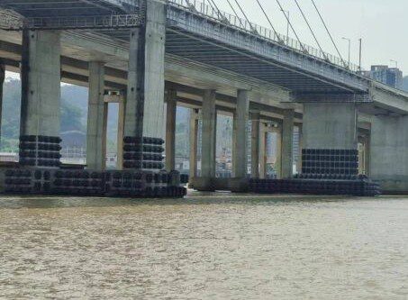 marine fender solution for bridge pie